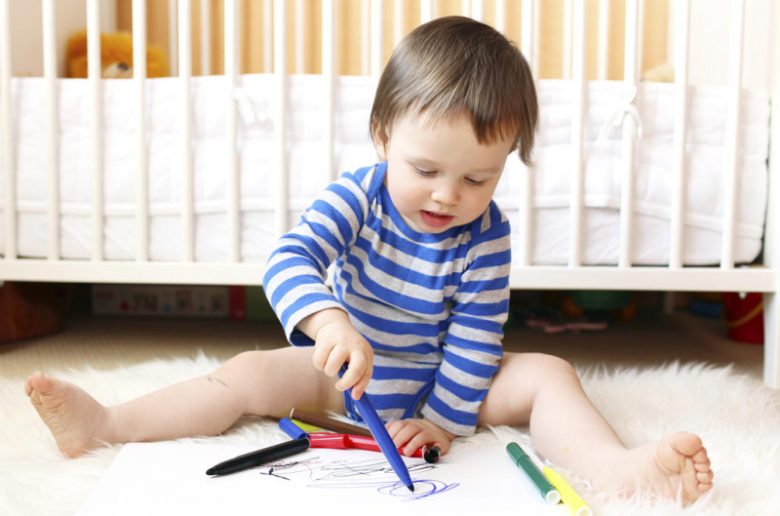 تطور طفلك البالغ 22 شهرا