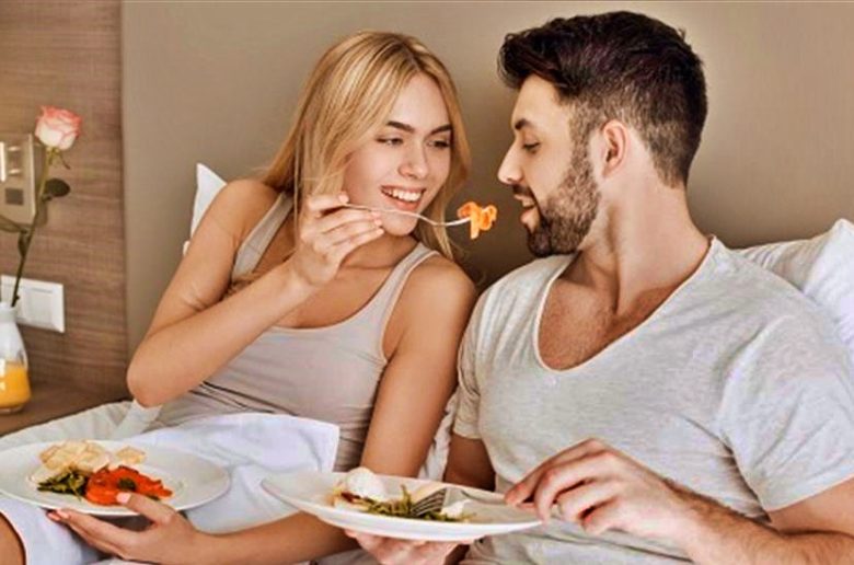 أهم الأطعمة لزوجك للحصول على حياة جنسية سعيدة أهم الأطعمة لزوجك للحصول على حياة جنسية سعيدة
