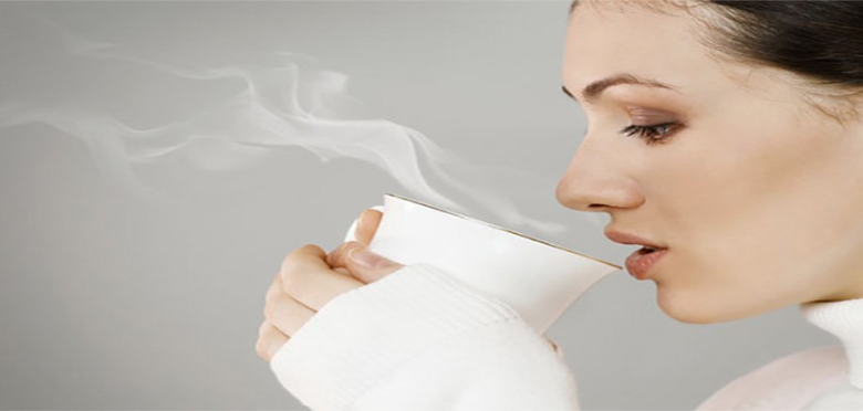 فوائد شرب الماء الساخن