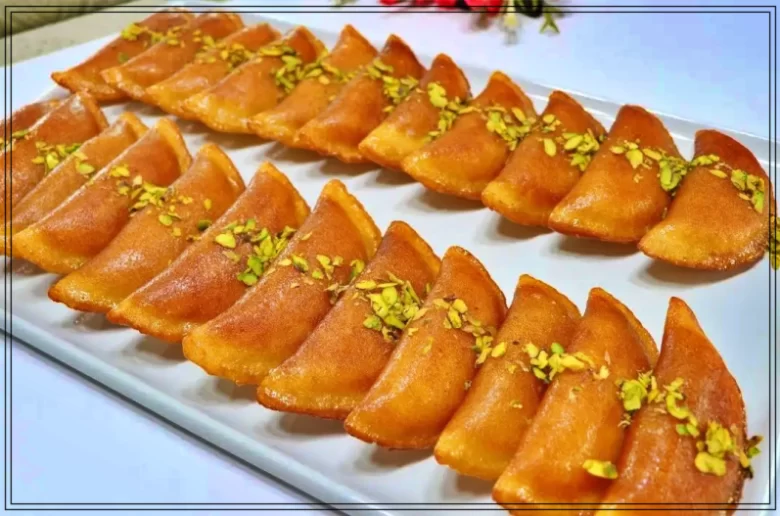 القطايف بالمكسرات القطايف بالمكسرات