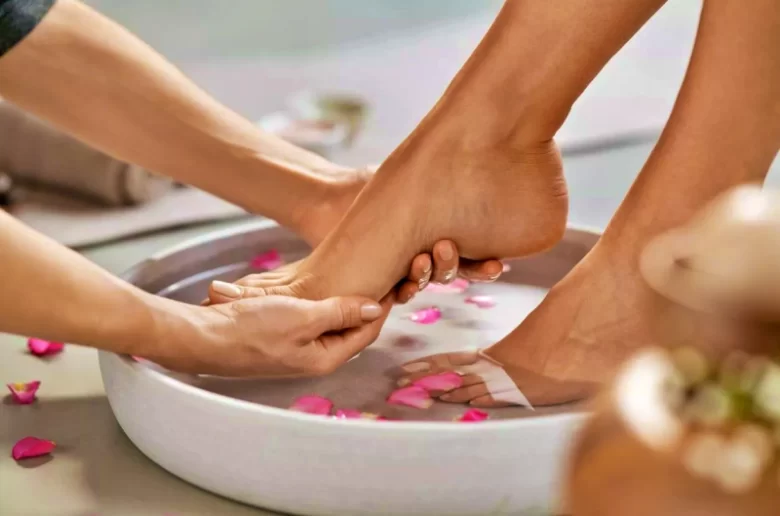 تدليك القدمين