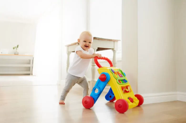ألعاب مناسبة لطفلك من سن 6 إلى 18 شهرًا ألعاب مناسبة لطفلك من سن 6 إلى 18 شهرًا