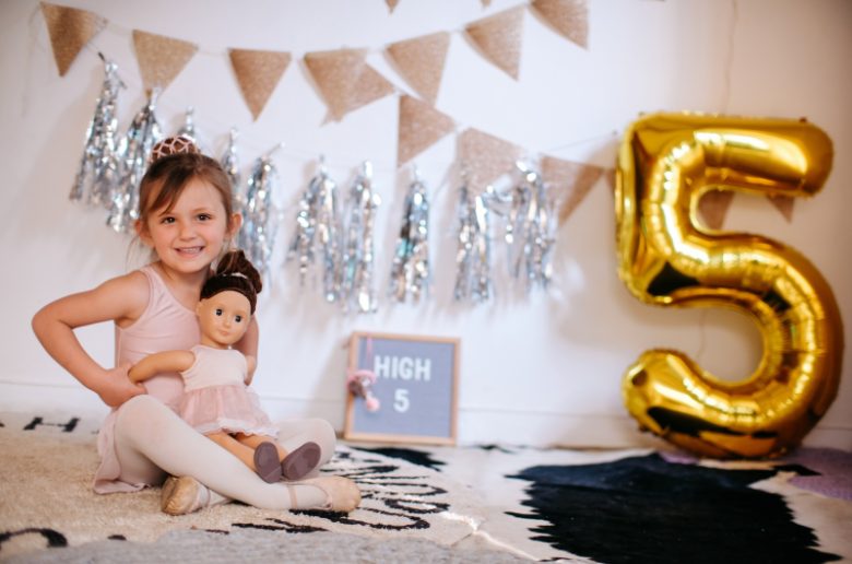  تطور طفلك البالغ خمس سنوات