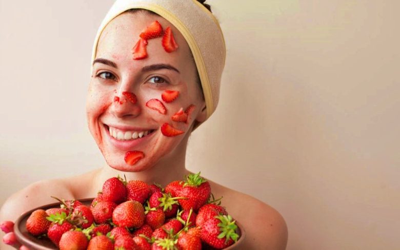 3 أقنعة من الفراولة للحصول على بشرة خالية من العيوب