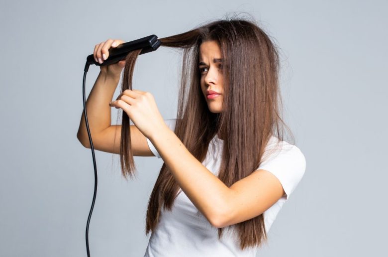 أخطاء شائعة عند استخدام مكواة الشعر