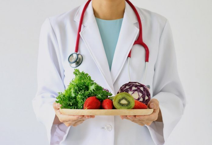 دليلك لنظام غذائي صحي بعد الولادة القيصرية