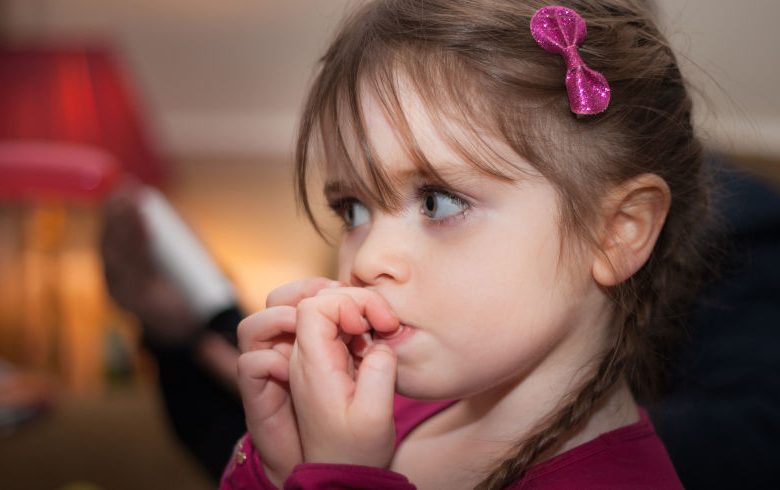 عادة قضم الأظافر عادة قضم الأظافر