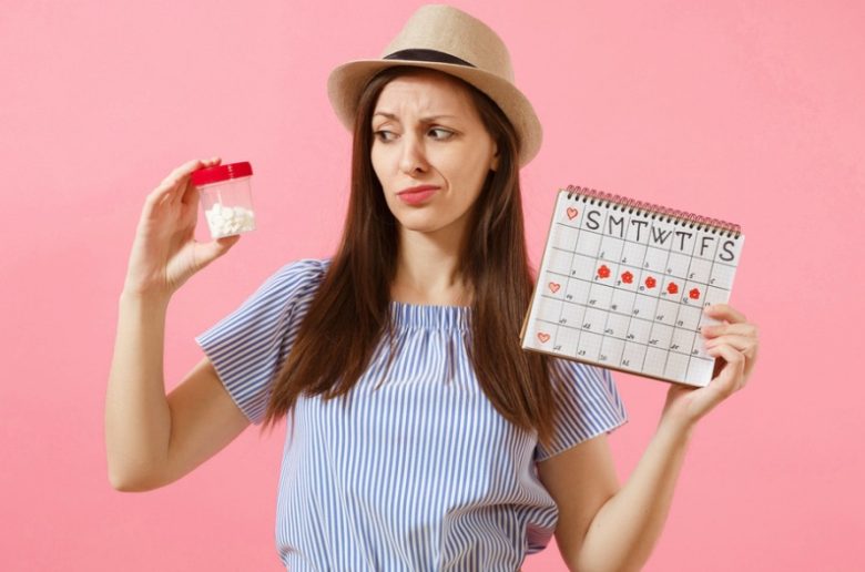 أدوية تأخير الحيض وأهم الإحتياطات عند القيام بتناولها
