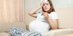 الآثار الجانبية الشائعة بعد التطعيم أثناء الحمل
