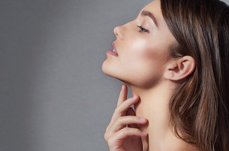 هل تعانين من اسمرار عنقك ؟