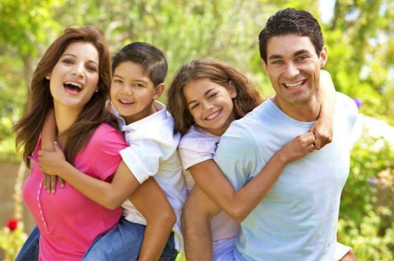 أهم 6 أنشطة يومية يجب على الوالدين القيام بها مع أطفالهم