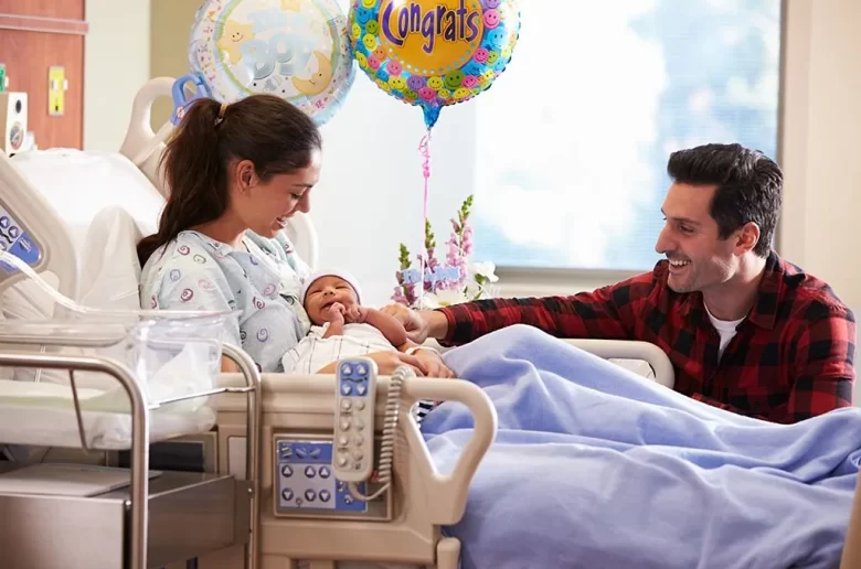 الساعة الأولى بعد الولادة