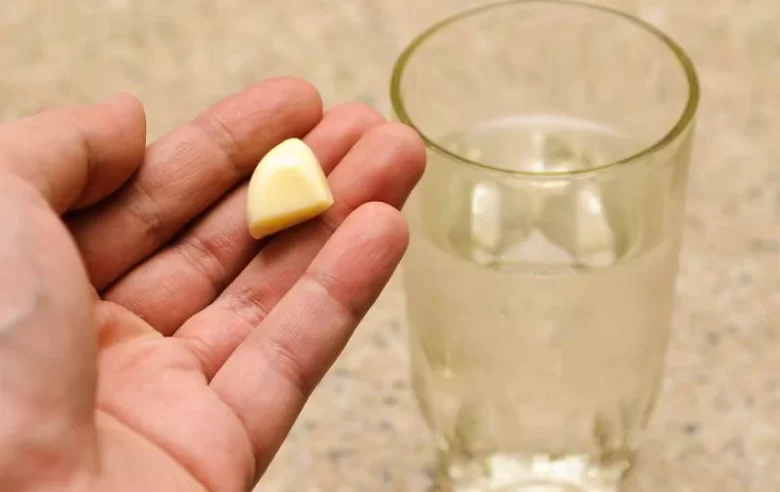 تناول الثوم على الريق والفوائد الصحية المترتبة على ذلك