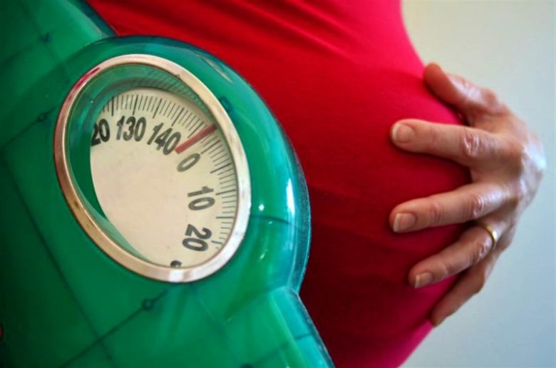 إكتساب الحامل للوزن المفرط والأضرار الصحية المترتبة على هذا إكتساب الحامل للوزن المفرط والأضرار الصحية المترتبة على هذا