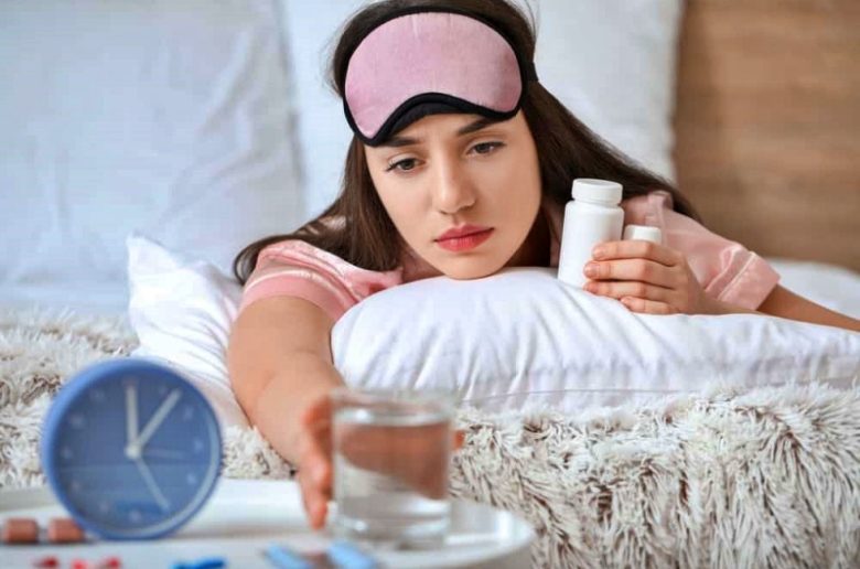 المخاطر المترتبة على تناول الحبوب المنومة بشكل غير صحيح