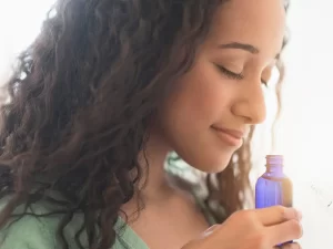 استنشاق الزيوت العطرية للتخلص من الصداع