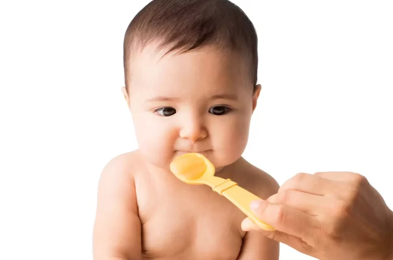 متى يمكن لطفلك الرضيع تناول العسل؟