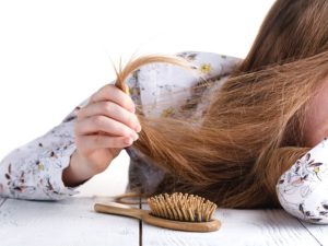 الأضرار الشائعة لبودرة  تفتيح الشعر