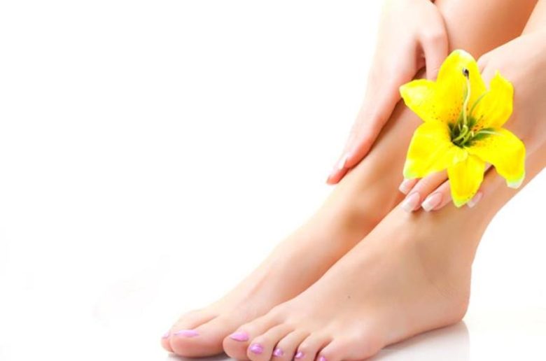 طرق بسيطة لإزالة الندبات الداكنة على الساقين