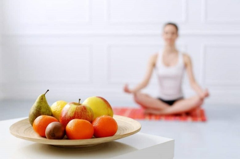 هل يمكن ممارسة تمارين اليوغا على معدة فارغة؟ هل يمكن ممارسة تمارين اليوغا على معدة فارغة؟