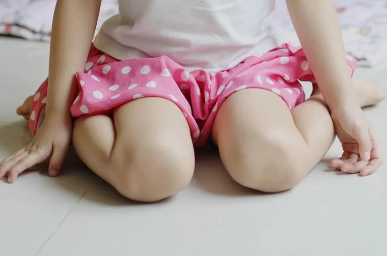 وضعية الجلوس على شكل حرف w