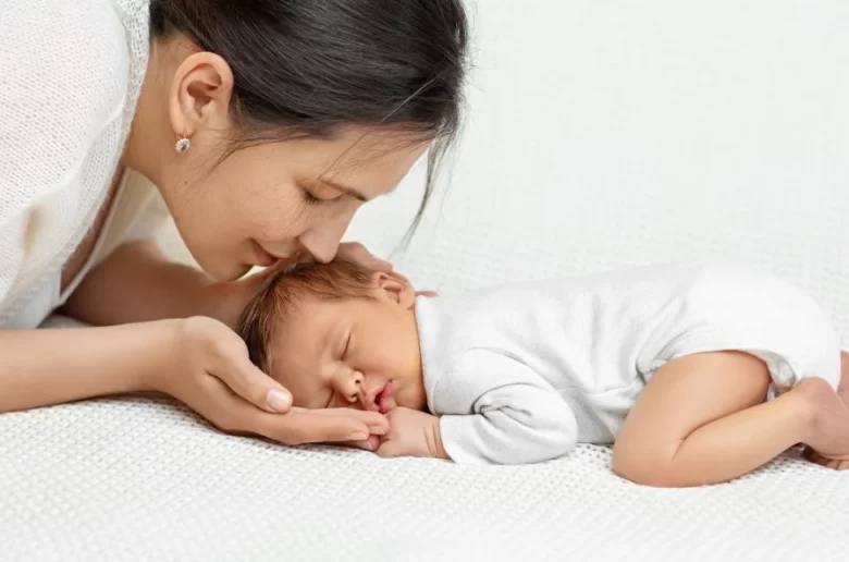 نوم الأطفال على البطن