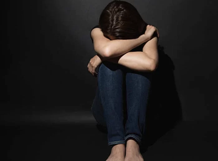 هل توجد علاقة بين قصور الغدة الدرقية والإكتئاب  ؟ هل توجد علاقة بين قصور الغدة الدرقية والإكتئاب  ؟