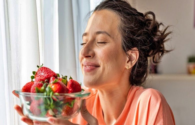 ما مدى آمان تناول الفراولة بشكل يومي؟ وما أهم فوائدها للجسم؟