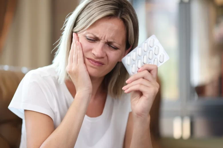 آثار جانبية تتركها الأدوية على صحة الفم آثار جانبية تتركها الأدوية على صحة الفم