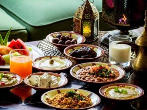 أطعمة صحية على مائدة السحور في رمضان