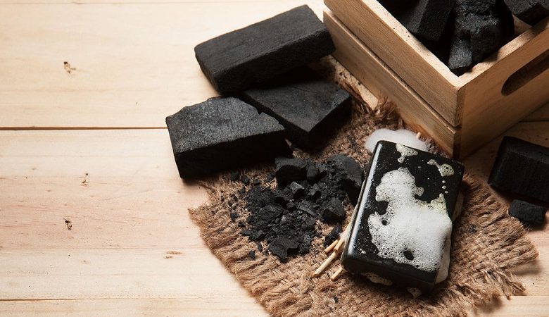 فوائد الفحم النشط للبشرة