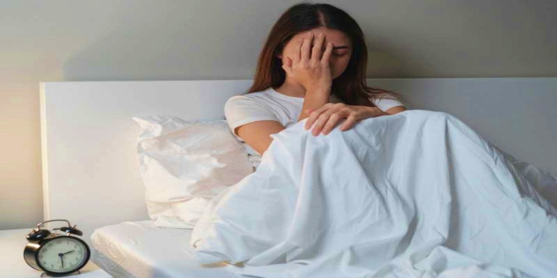 ما هي أعراض ارتعاش الأطراف أثناء النوم؟