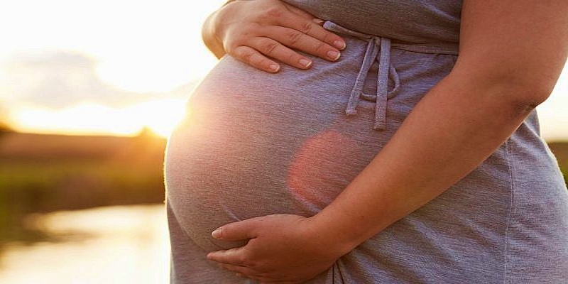 المخاطر الصحية التي تصيب الحوامل أثناء الطقس الحار