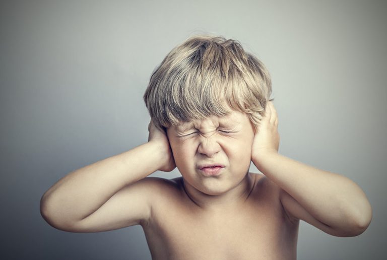 أسباب الإضطرابات  الدهليزية لدى الأطفال