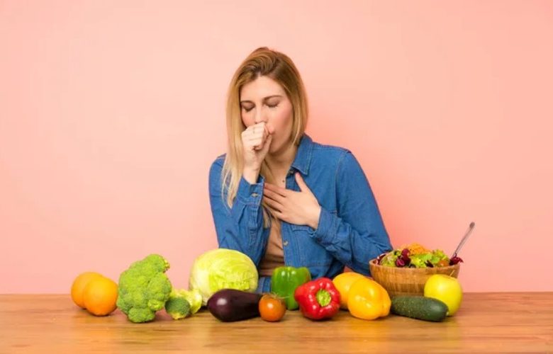 لصحة أسرتك.. أفضل الأطعمة والمشروبات لمقاومة نوبات السعال المزعجة