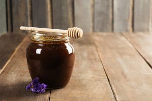 القيمة الغذائية المتوفرة في العسل الأسود