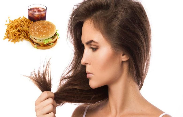 7 عادات غذائية غير صحية تسبب تقصف الشعر 7 عادات غذائية غير صحية تسبب تقصف الشعر
