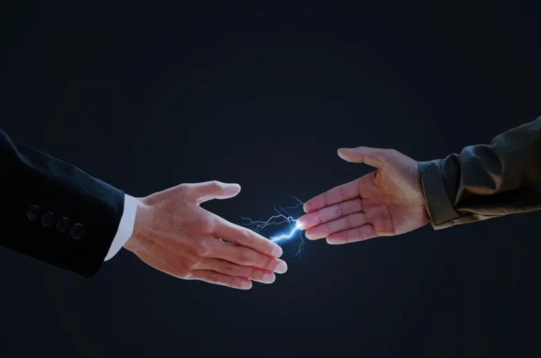 ظاهرة الكهرباء الساكنة