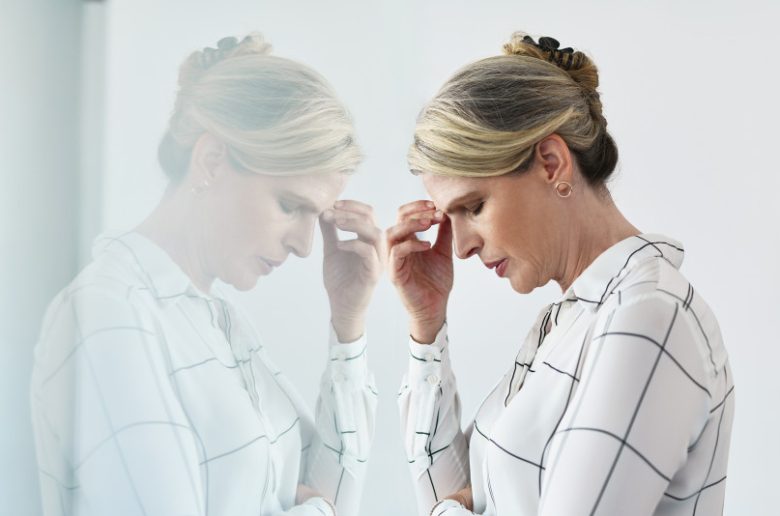 علامات أزمة منتصف العمر