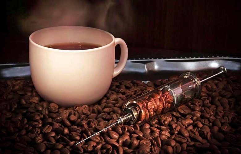 لصحة أسرتك.. إليكي 8 علامات دالة على إدمان الكافيين