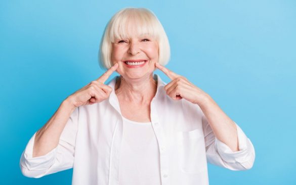 6 نصائح يجب الآخذ بها لمنع إصابة كبار السن بتآكل الأسنان