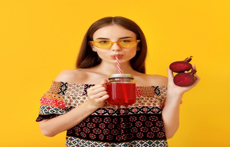 5 منافع صحية عند تناول المرأة يوميا كوب من عصير البنجر 5 منافع صحية عند تناول المرأة يوميا كوب من عصير البنجر