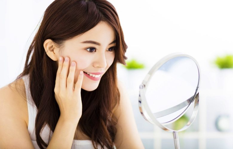5 عادات صباحية لمساعدة البشرة على النضارة بشكل طبيعي