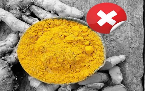 5 آثار جانبية تصيب الجسم عند تناول الكثير من الكركم