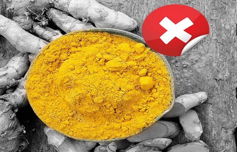 5 آثار جانبية تصيب الجسم عند تناول الكثير من الكركم 5 آثار جانبية تصيب الجسم عند تناول الكثير من الكركم