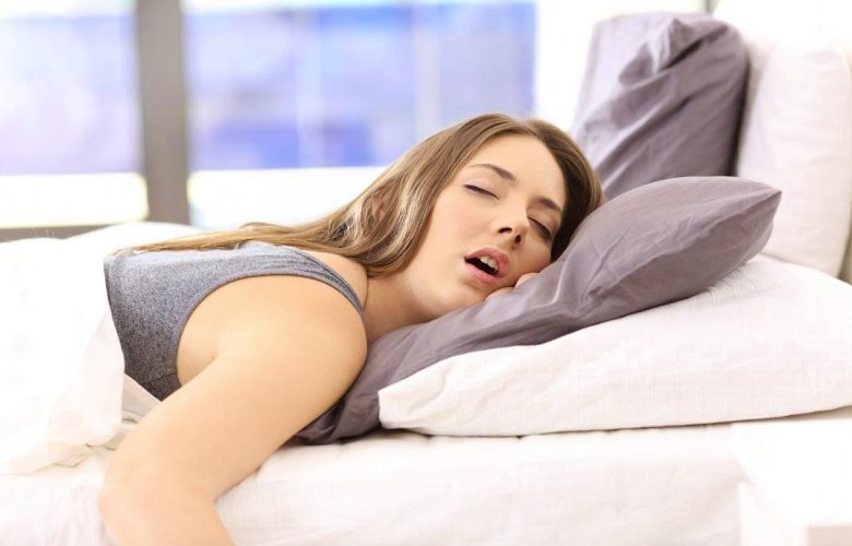 حلول عملية وفعالة لوقف سيلان اللعاب عند النوم