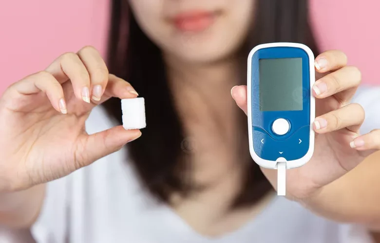 العلاقة بين جفاف الفم بعد تناول الحلوى والإصابة بمرض السكري