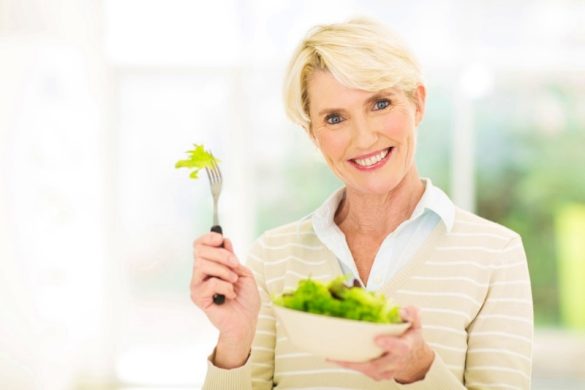 9 أطعمة للحفاظ على صحة الأمعاء بعد سن الـ 50