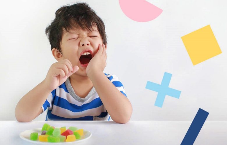 4 عادات سلبية تؤدي إلى إصابة الأطفال بأمراض الفم 4 عادات سلبية تؤدي إلى إصابة الأطفال بأمراض الفم