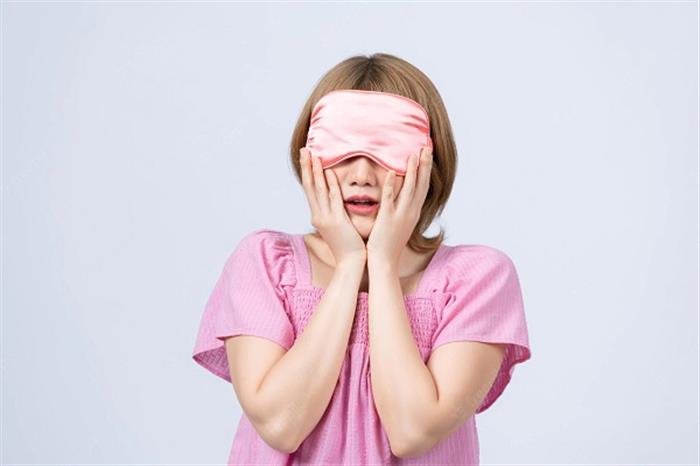 أنماط خاطئة ضمن روتين البشرة الليلي أنماط خاطئة ضمن روتين البشرة الليلي